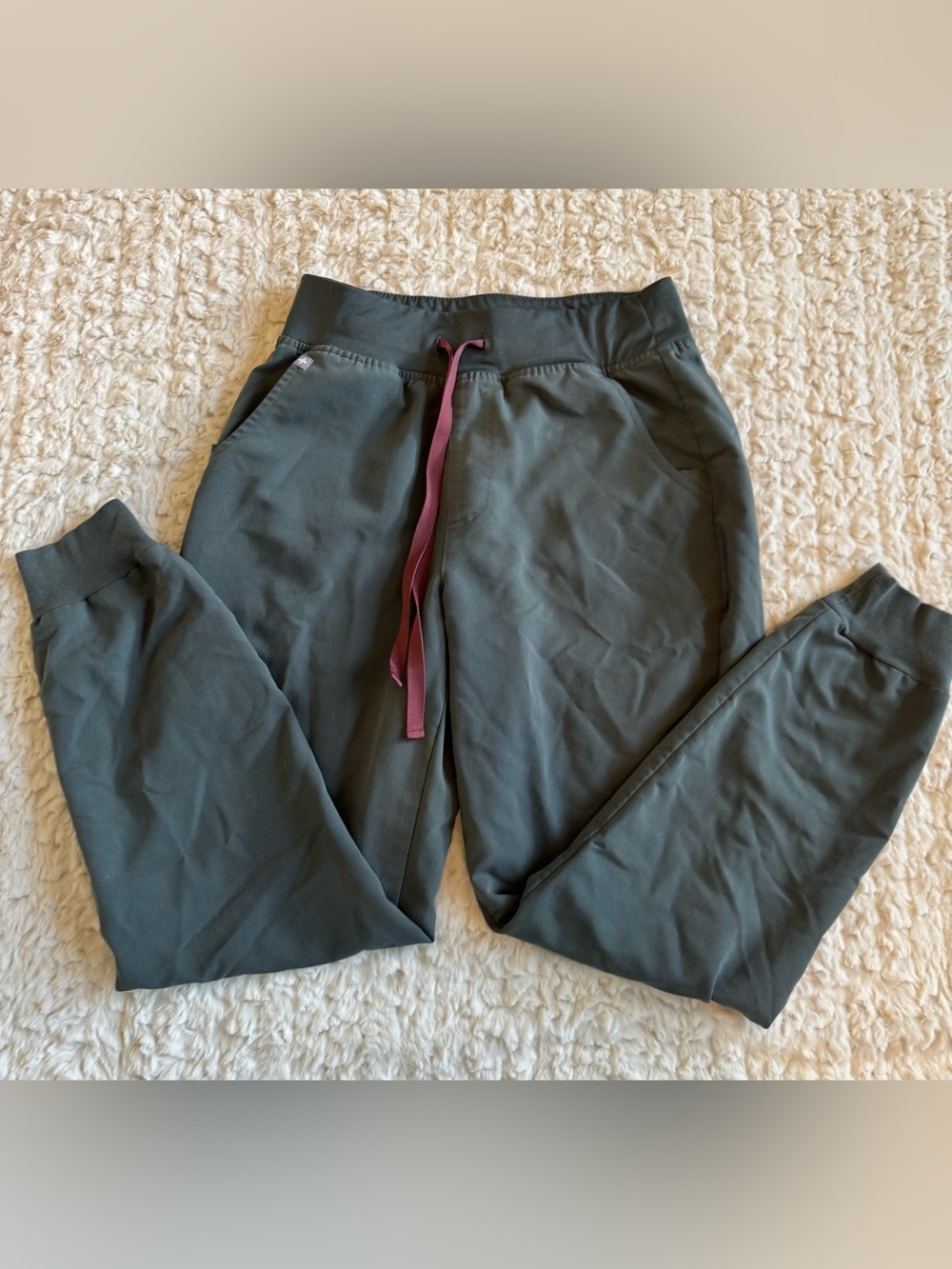 FIGS Women's Zamora Jogger Scrub Pant small